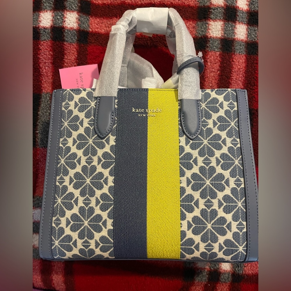 Kate Spade flower design purse